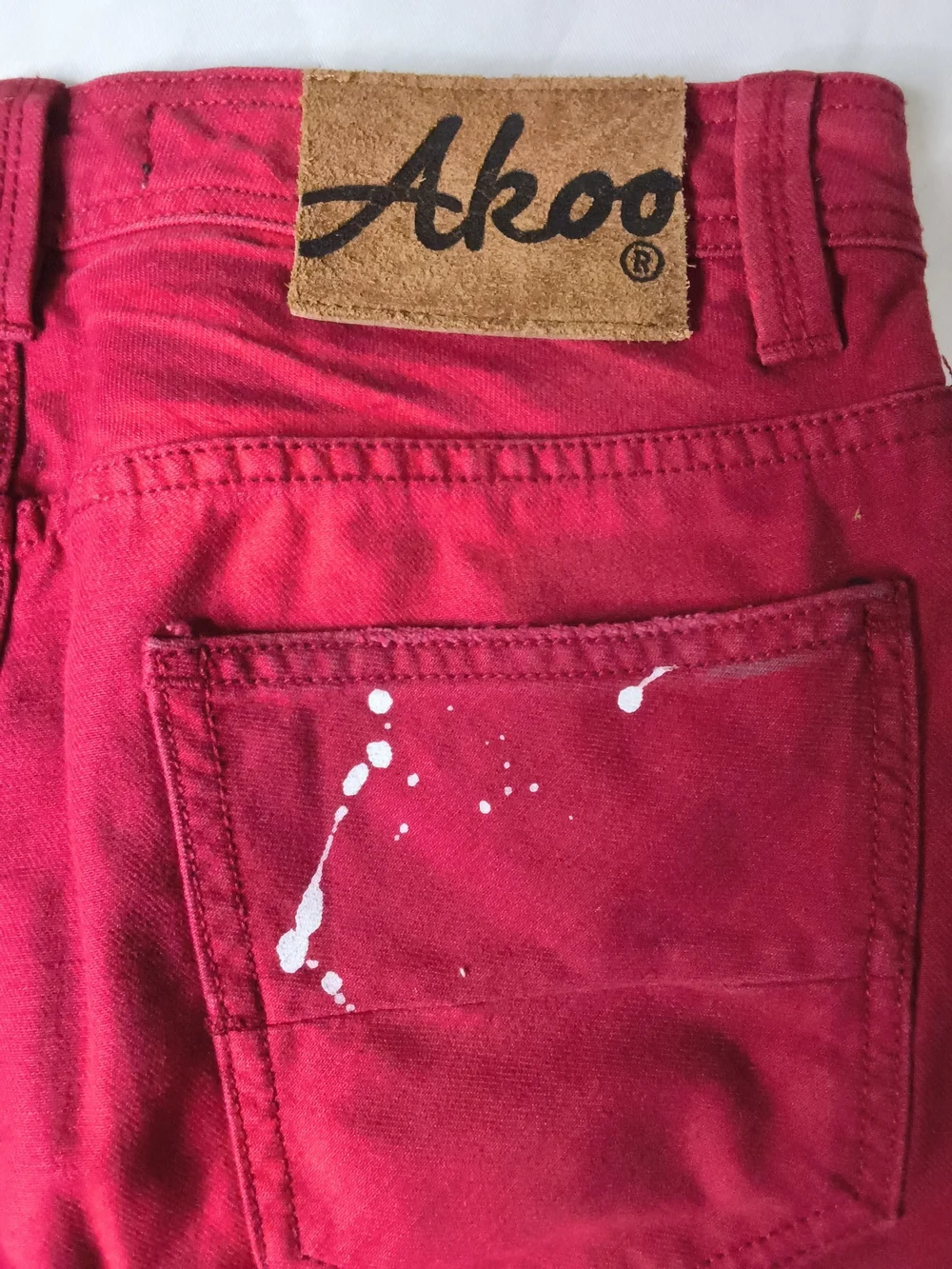 Akoo bold red